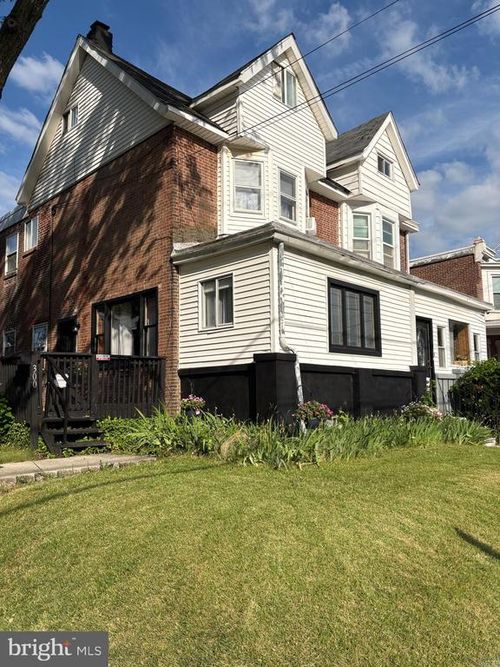 300 Clifton Ave, COLLINGDALE, PA, 19023-3715 | Card Image