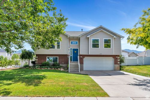 1666 160, Layton, UT, 84041-5824 | Card Image