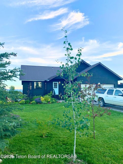 570 Easy St, Driggs, ID, 83422-5121 | Card Image