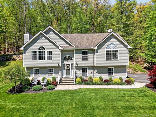 22 Hazel Hill Rd, Mahopac, NY, 10541-3980 | Card Image
