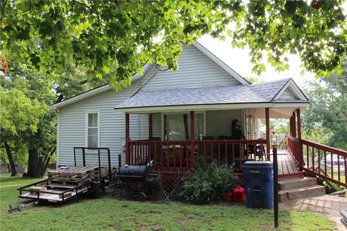 326 Isacks St, Lecompton, KS, 66050-3030 | Card Image