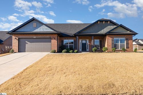 2 Moonlight Ln, Greenville, SC, 29605-6276 | Card Image