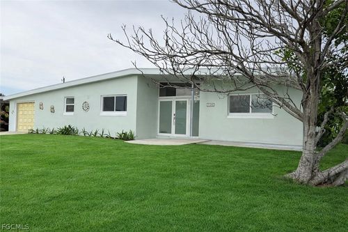 21484 Edgewater Dr, PORT CHARLOTTE, FL, 33952-9717 | Card Image