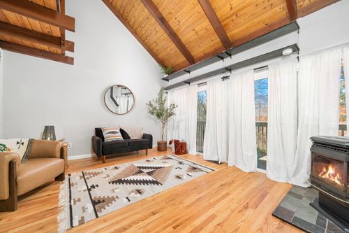 15g-15G Country Squire Dr, Cromwell, CT, 06416-4510 | Card Image