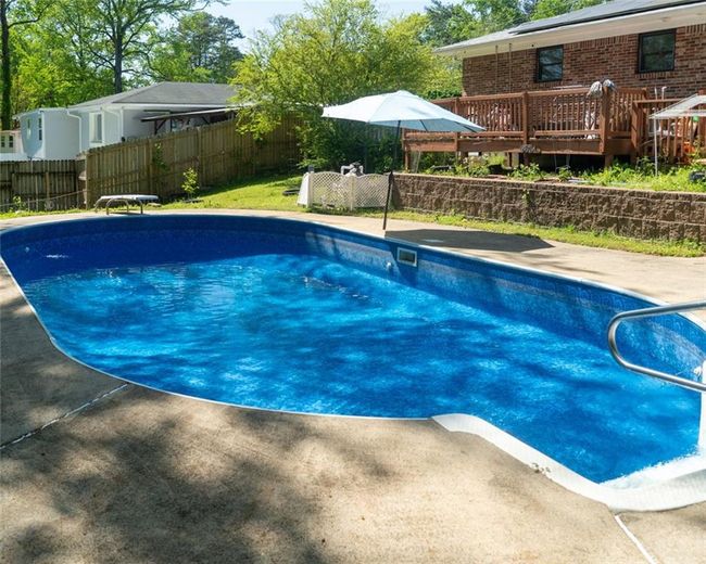 724 Camelot Way, House other with 3 bedrooms, 2 bathrooms and null parking in Norcross GA | Image 17