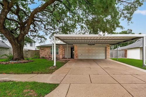 913 Willowbriar Ln, Deer Park, TX, 77536-4075 | Card Image