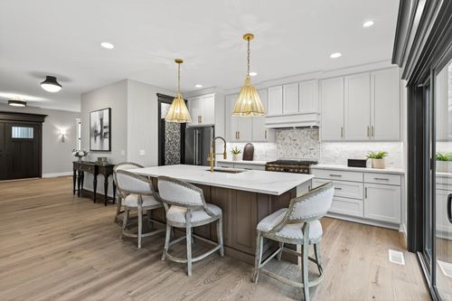 5319 Glenwood Ave, Golden Valley, MN, 55422-5148 | Card Image