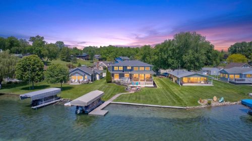 260 Pine Hill Lake Dr, Horton, MI, 49246-9618 | Card Image