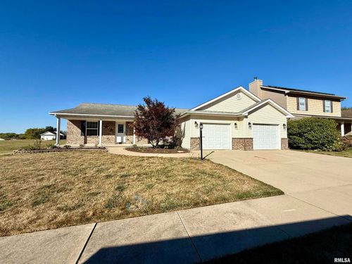 1601 Greenview Dr, Eureka, IL, 61530-9308 | Card Image