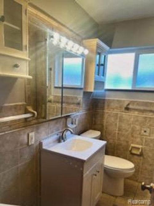 20000 Conley St, Detroit, MI, 48234-2256 | Card Image