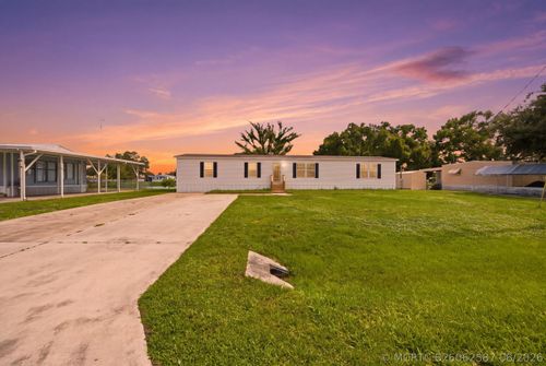 2130 Se 25th Dr, Okeechobee, FL, 34974-6475 | Card Image