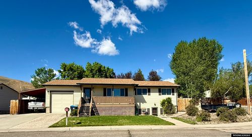 2305 New Hampshire St, Green River, WY, 82935-6213 | Card Image