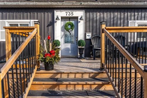 735 Beach Blvd, Hamilton, ON, L8H6Y5 | Card Image