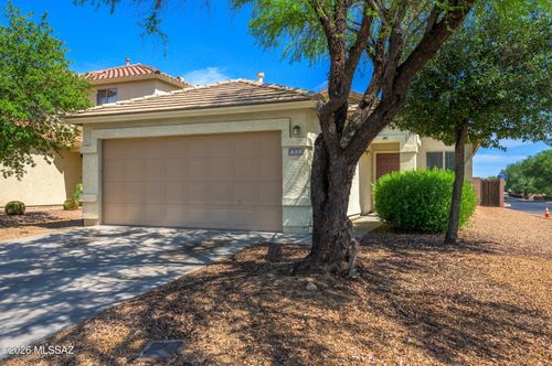 636 W Cholla Crest Dr, Green Valley, AZ, 85614-5254 | Card Image