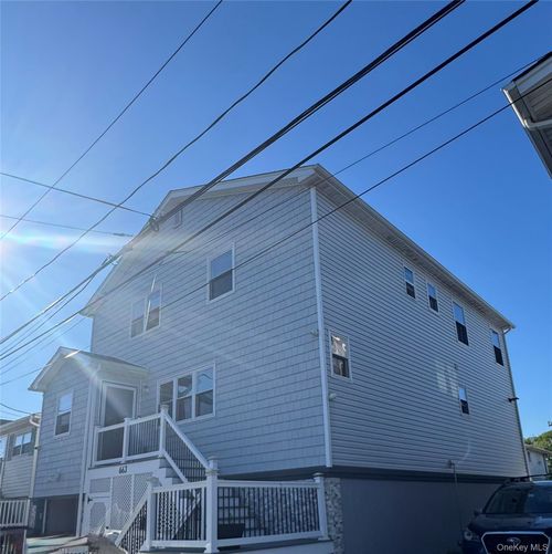 663 Arthur St, Baldwin, NY, 11510-4304 | Card Image