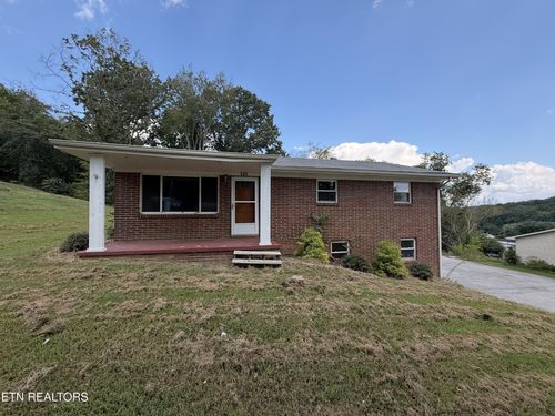 824 Pleasant View Dr, Dandridge, TN, 37725-4604 | Card Image