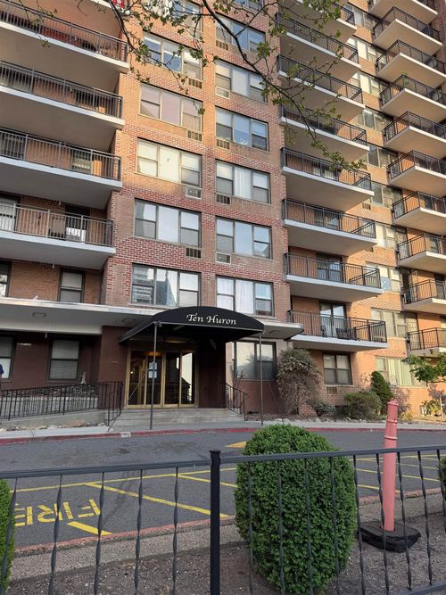 14b-10 Huron Ave, Jersey City, NJ, 07306-3621 | Card Image