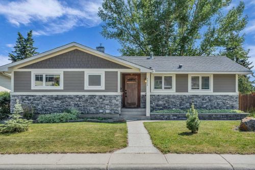 5243 Barron Dr Nw, Calgary, AB, T2L1T7 | Card Image