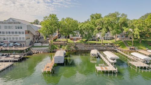 164 Park Pl, Arnolds Park, IA, 51331-7718 | Card Image