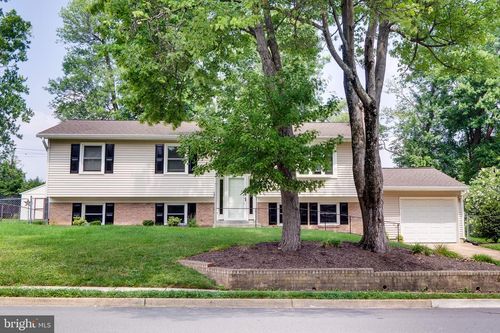 203 Locust St Sw, VIENNA, VA, 22180-5711 | Card Image