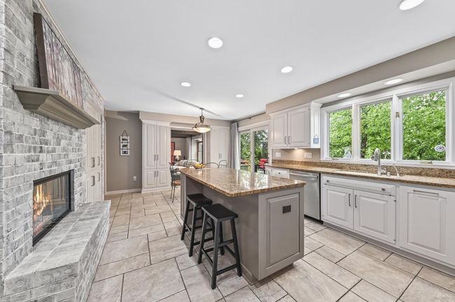 18140 Colline Vue Boulevard, House other with 4 bedrooms, 3 bathrooms and null parking in Brookfield WI | Image 10