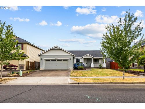 3090 Reed Ave, Woodburn, OR, 97071-4600 | Card Image