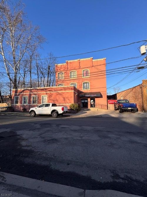 12 Washington Ave, Plainfield, NJ, 07060-1108 | Card Image