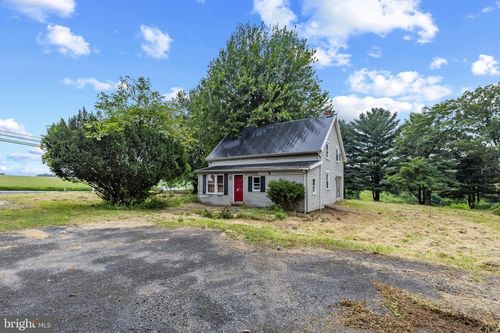 26130 Mullinix Mill Rd, MOUNT AIRY, MD, 21771-4352 | Card Image