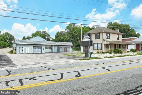 7685 Lincoln Hwy, ABBOTTSTOWN, PA, 17301-8952 | Card Image
