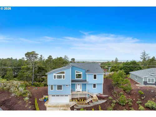 11 White Tail Ct, Florence, OR, 97439-9133 | Card Image