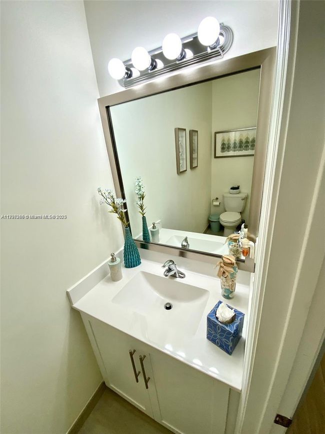 10607 W 34 Th Ct, Townhouse with 3 bedrooms, 3 bathrooms and null parking in Hialeah FL | Image 5