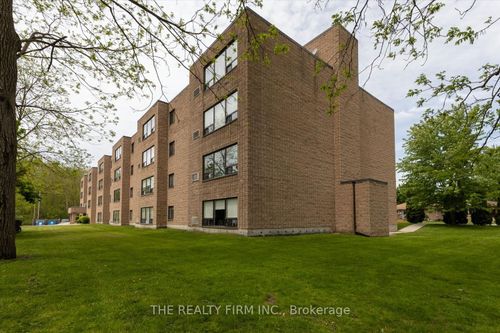 207-220 Duke St, Strathroy, ON, N7G1S3 | Card Image