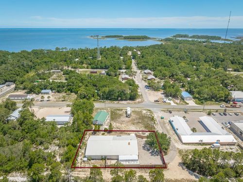 202 Ne 7th St, Carrabelle, FL, 32322 | Card Image