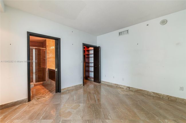 APT-3715 - 1900 N Bayshore Dr, Condo with 2 bedrooms, 3 bathrooms and null parking in Miami FL | Image 28
