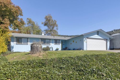 1026 Ne Primrose Pl, Grants Pass, OR, 97526-1345 | Card Image