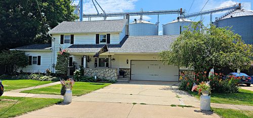 415 W 4th St, Lostant, IL, 61334-9797 | Card Image