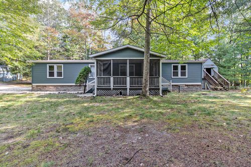 9424 Ivanhoe Dr, Onekama, MI, 49675-9739 | Card Image