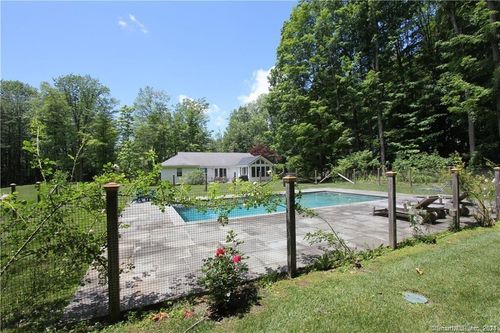 3 Lilac Ln, Sharon, CT, 06069-2302 | Card Image