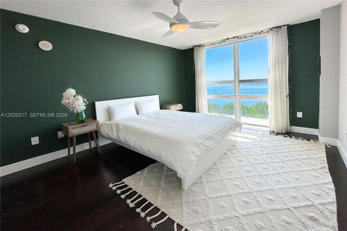 614-2000 N Bayshore Dr, Miami, FL, 33137-5116 | Card Image