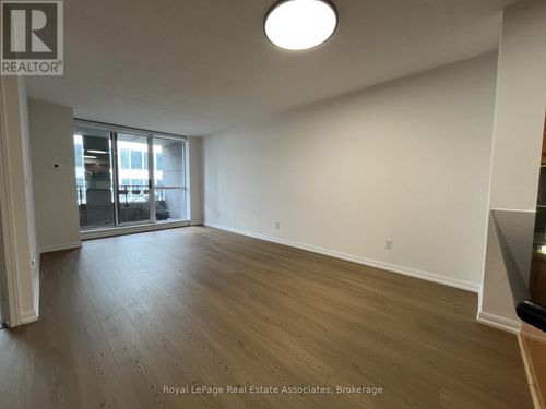 1512-140 Simcoe Street, Toronto (Waterfront Communities), ON, M5H4E9 | Card Image