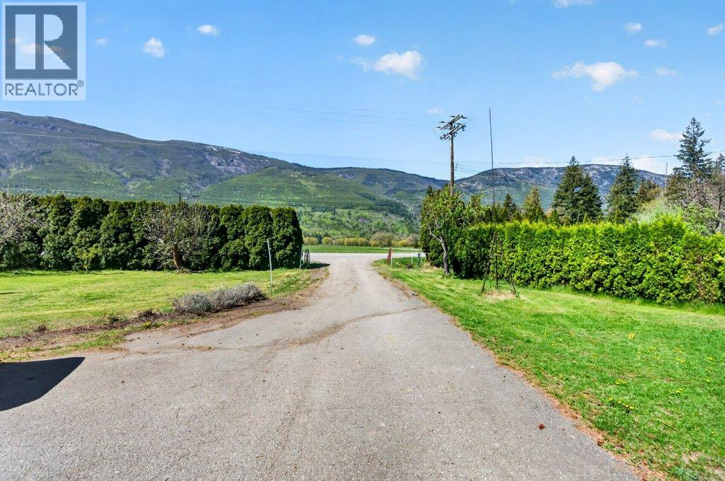 Residential in Salmon Arm 5
