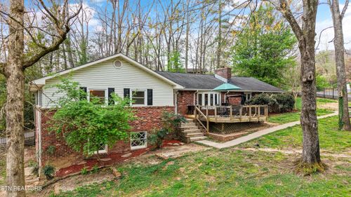 100 Moss Rd, Oak Ridge, TN, 37830-8228 | Card Image