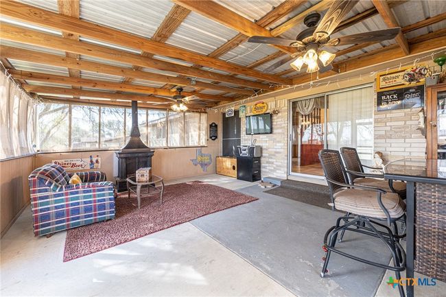 911 S Peck St, House other with 3 bedrooms, 2 bathrooms and null parking in Shiner TX | Image 22