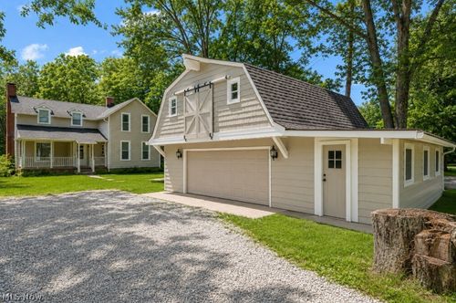 889 Grayton Road, Berea, OH, 44017 | Card Image