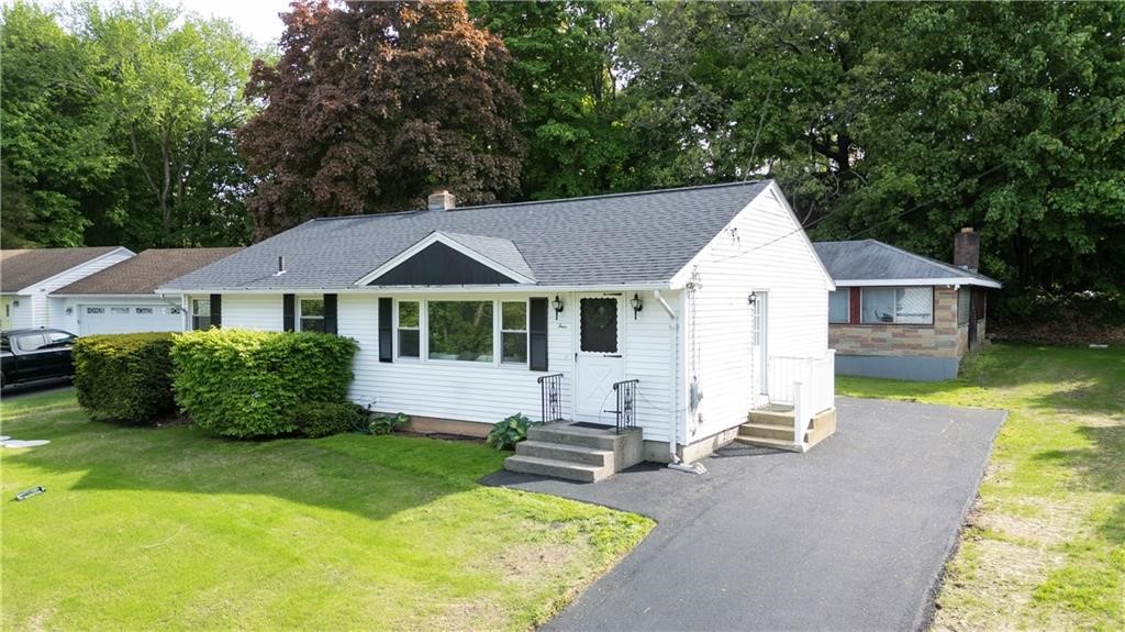 Ligian Ct, Johnston, RI 02919