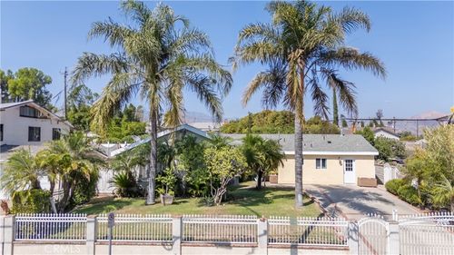 11044 Borden Ave, Pacoima, CA, 91331-1532 | Card Image