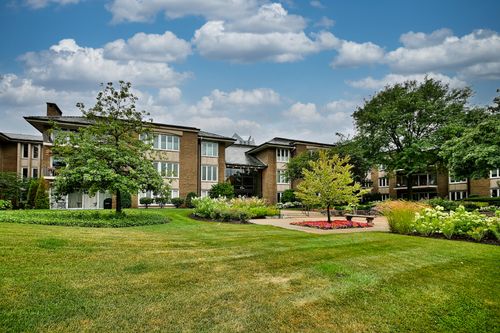 a309-1 Oak Brook Club Dr, Oak Brook, IL, 60523-8631 | Card Image