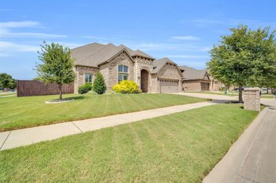 View of front of house featuring a corner lot and larger lot | Image 3