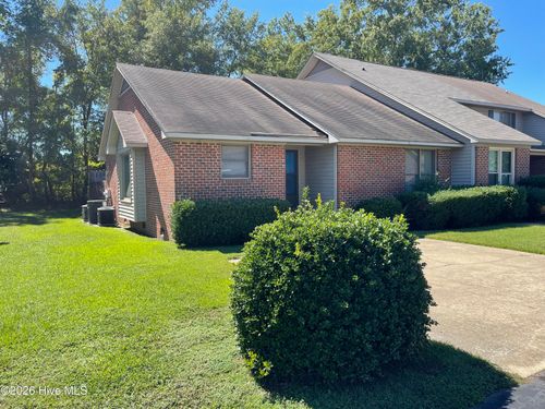 1004 Old Charleston Cir, Laurinburg, NC, 28352-4636 | Card Image