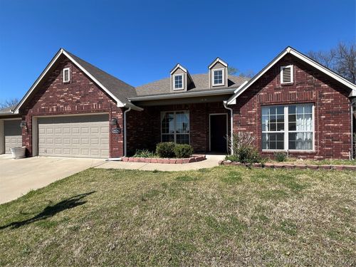 8434 N 76th East Ave, Owasso, OK, 74055-7409 | Card Image